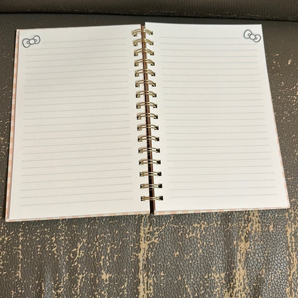 Hello Kitty Spiral Journal - Picture 3 of 5